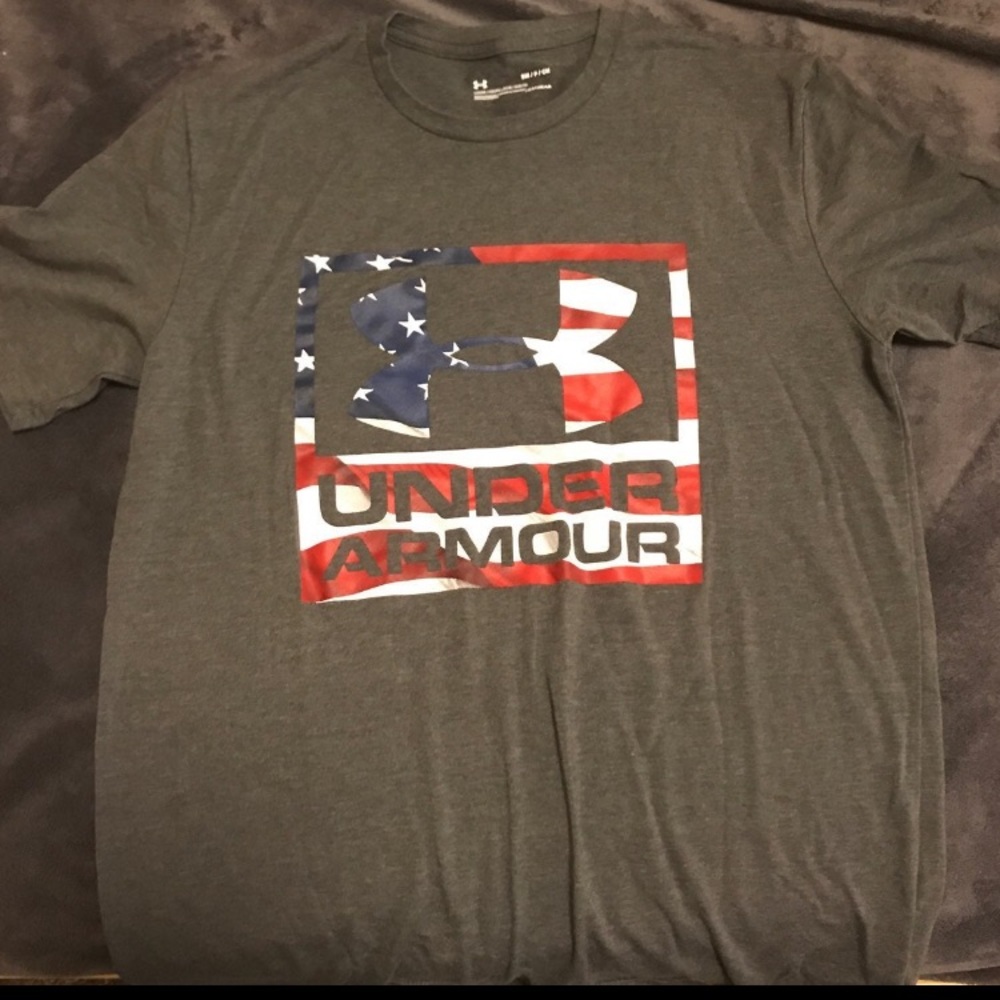 🇺🇸 UNDER ARMOUR TEE 🇺🇸